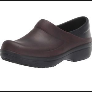 CROCS Women’s Burgundy Felicity Clog- WORN ONCE